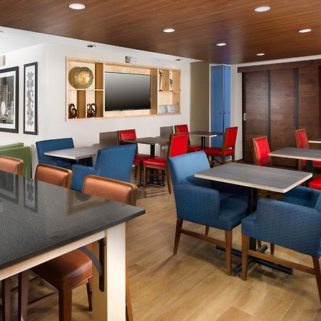 Holiday Inn Express & Suites San Antonio - Downtown Market Area By Ihg Exterior photo