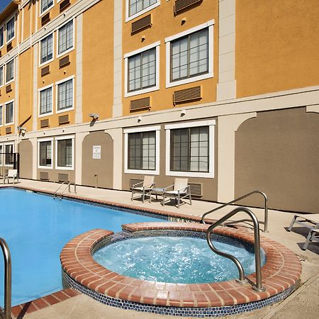 Holiday Inn Express & Suites San Antonio - Downtown Market Area By Ihg Exterior photo