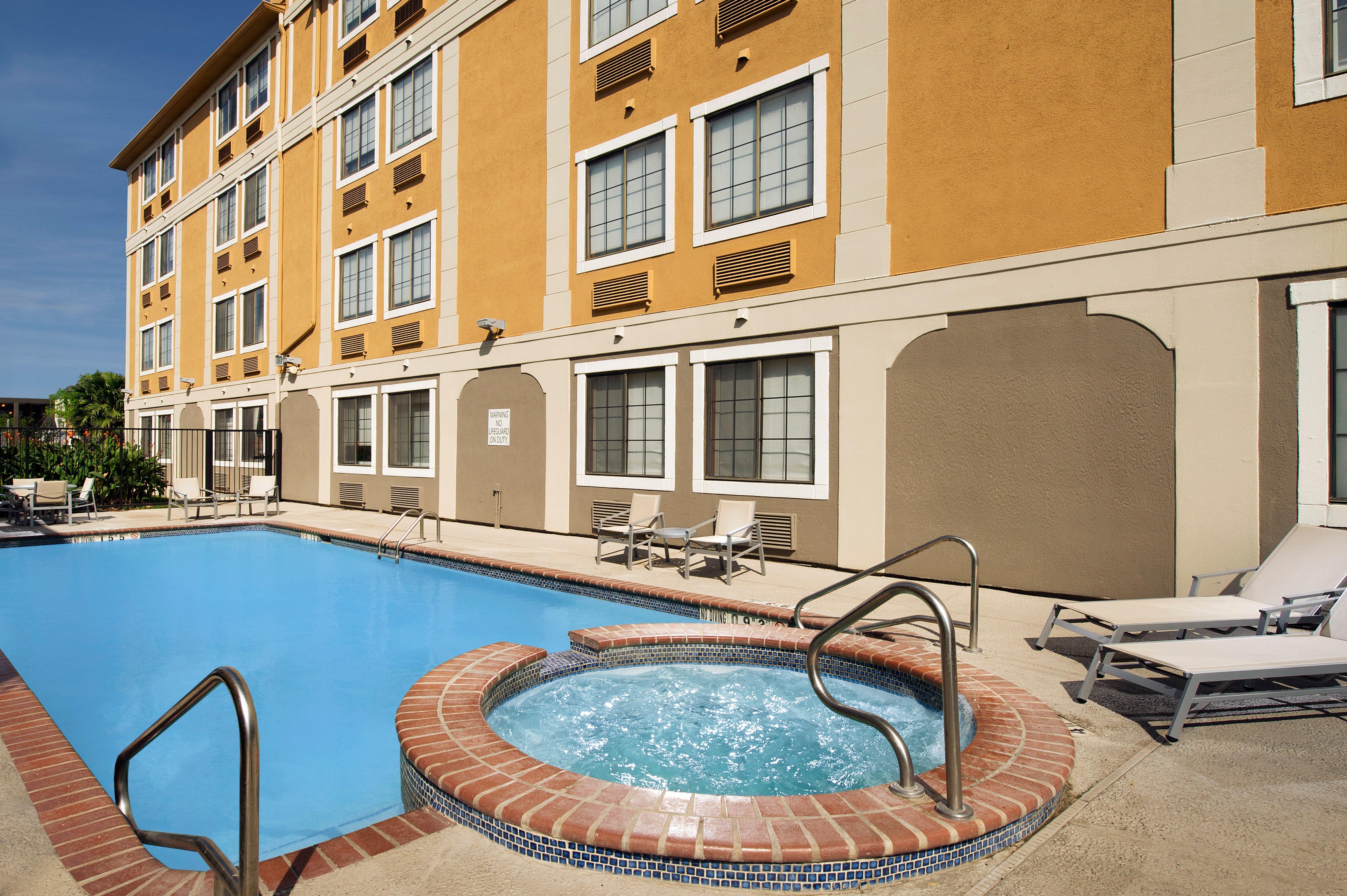 Holiday Inn Express & Suites San Antonio - Downtown Market Area By Ihg Exterior photo