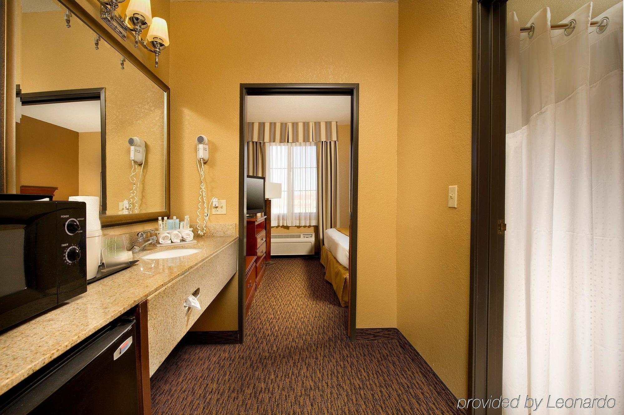 Holiday Inn Express & Suites San Antonio - Downtown Market Area By Ihg Exterior photo
