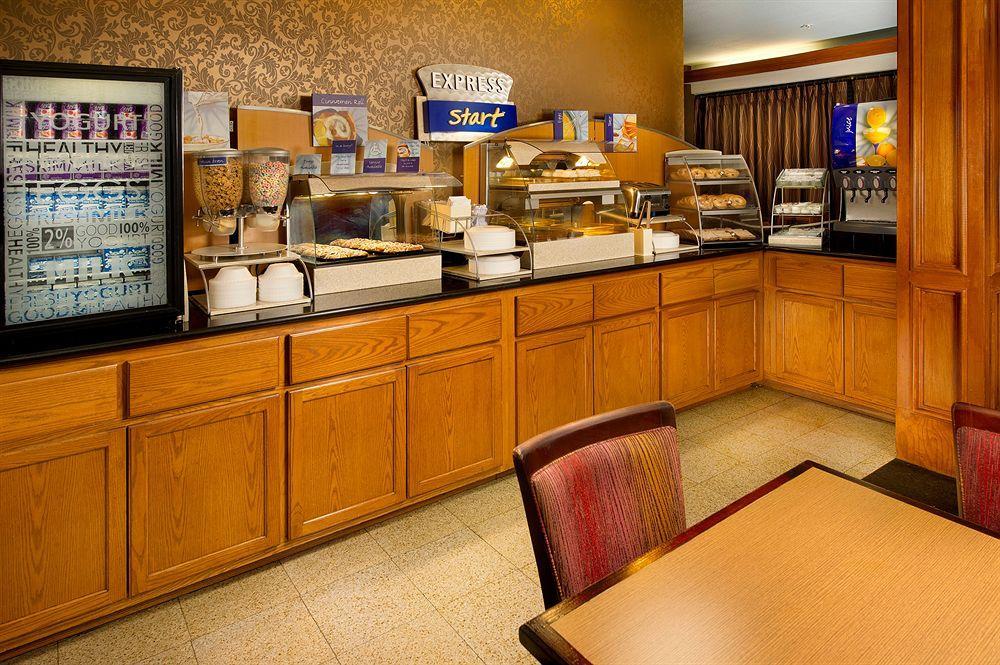 Holiday Inn Express & Suites San Antonio - Downtown Market Area By Ihg Exterior photo
