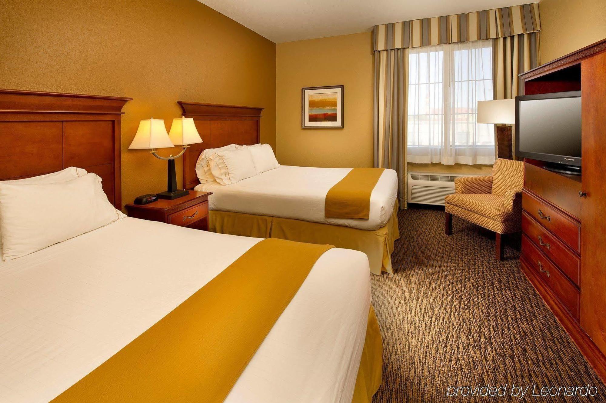 Holiday Inn Express & Suites San Antonio - Downtown Market Area By Ihg Exterior photo